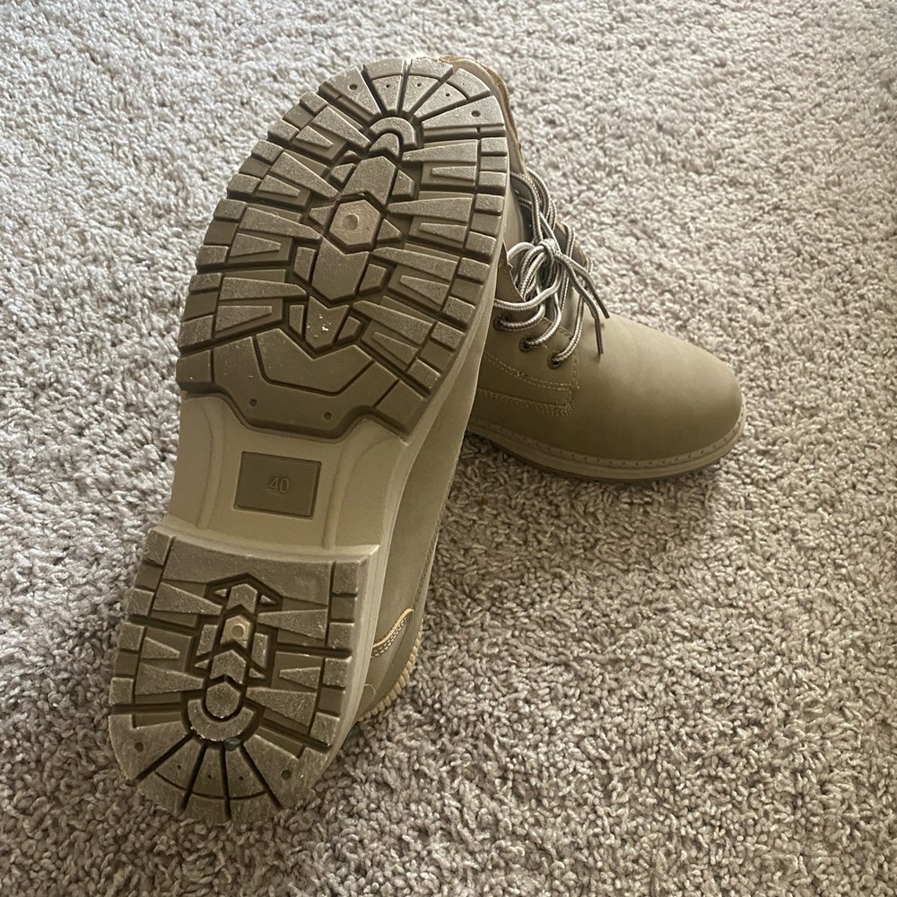 Amazon Winter Boot - Picture 3 of 4